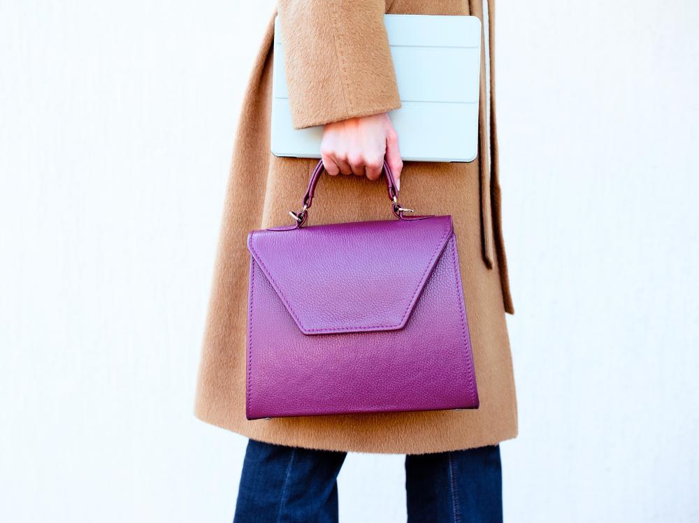 Purses & Wallets