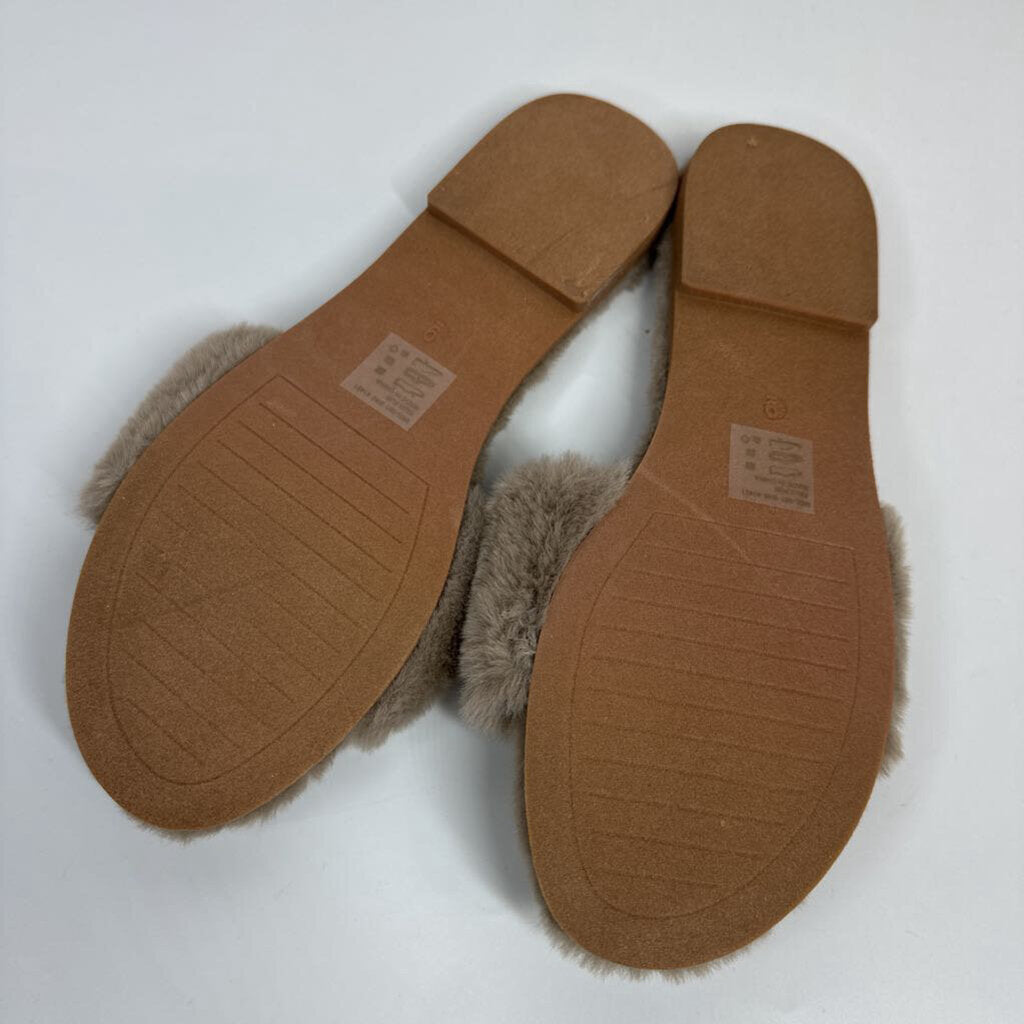 Chinese Laundry Sandals 9 Taupe