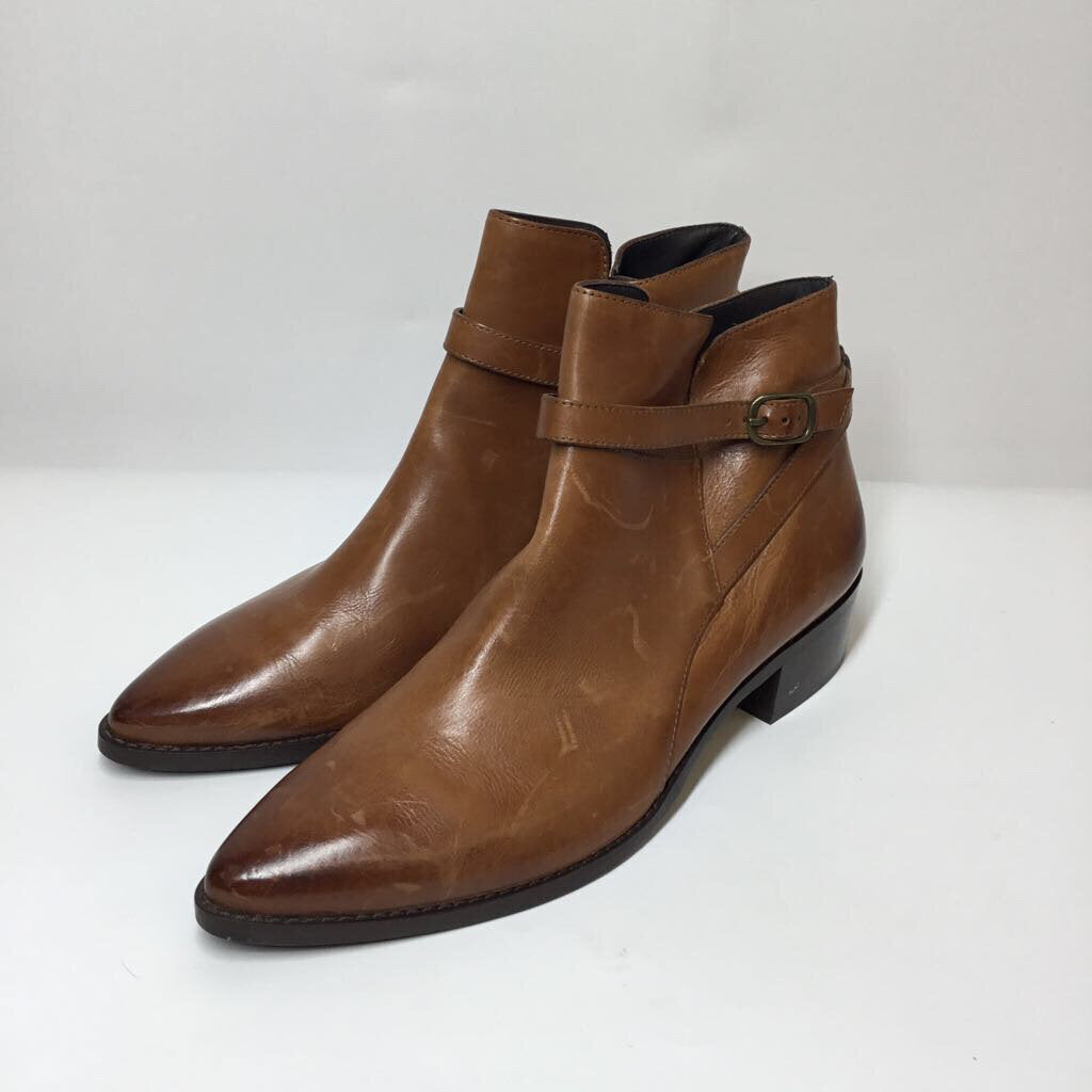 Boots 7.5 Brown