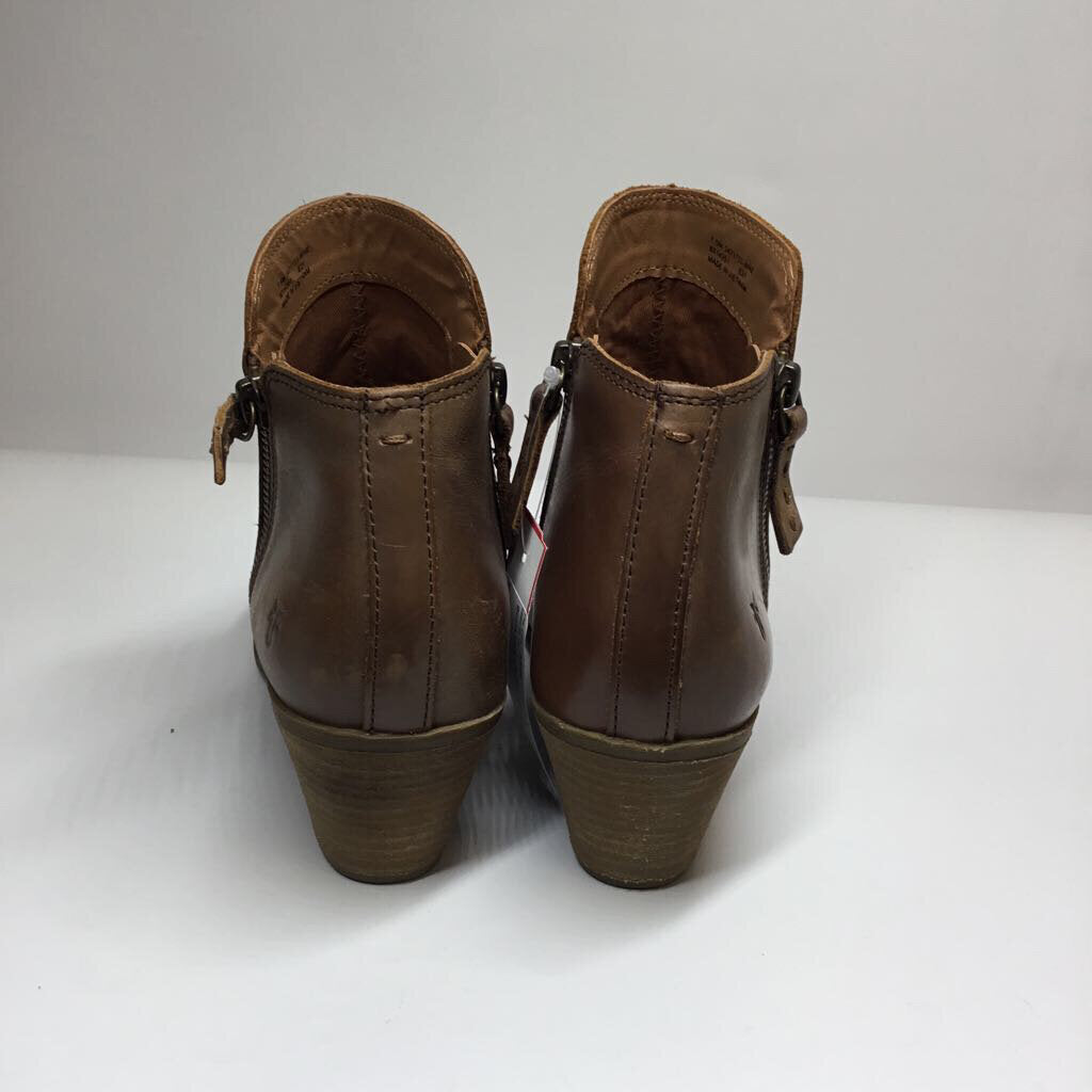 Frye Boots 7.5 Brown