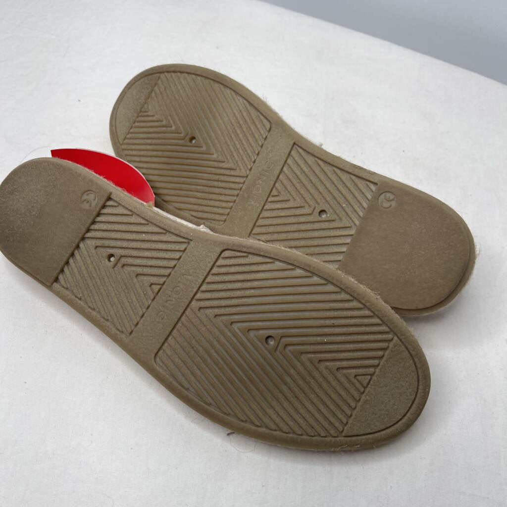 Vionic Shoes 8.5 Cream