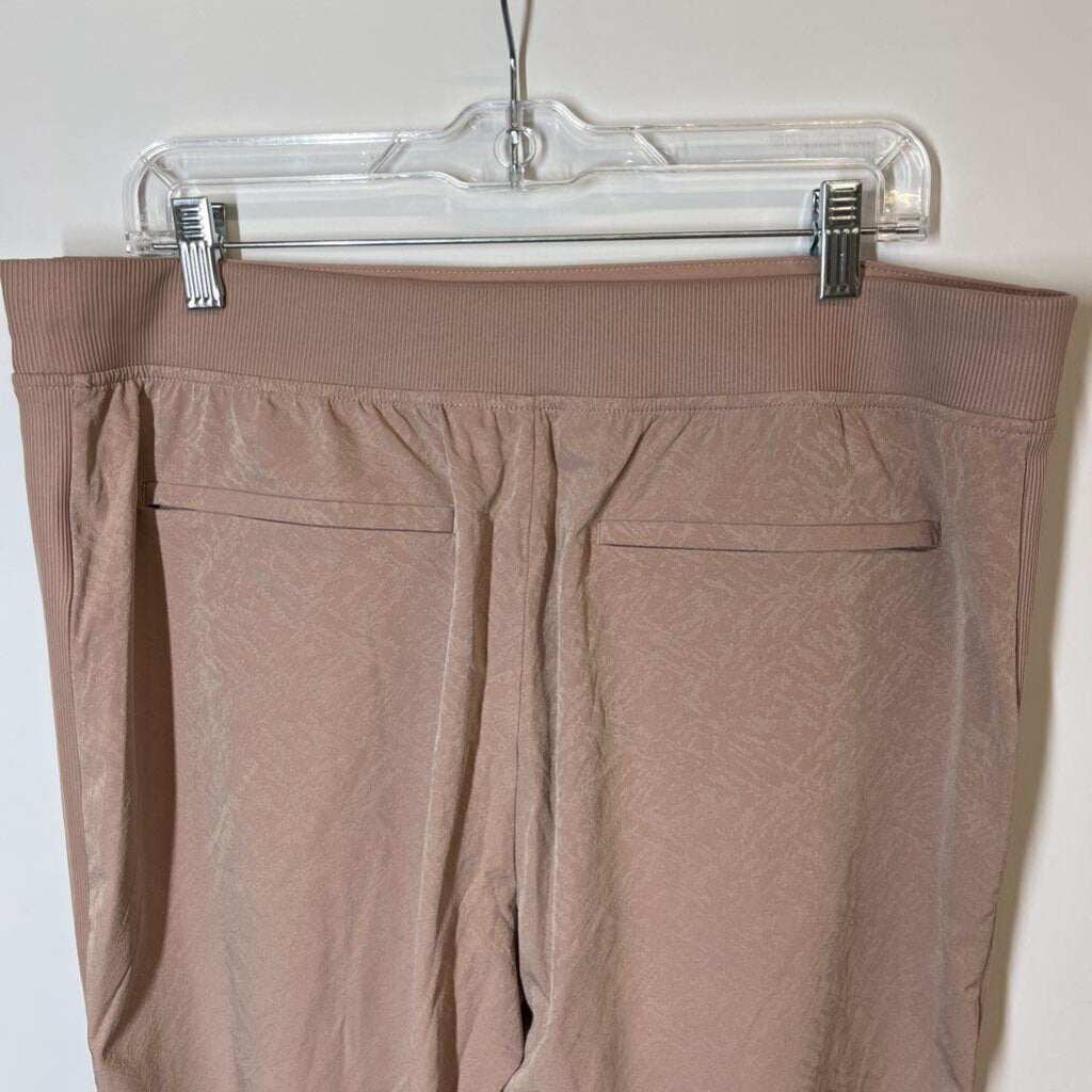 Athleta Athletic Bottoms 16/XL Pink