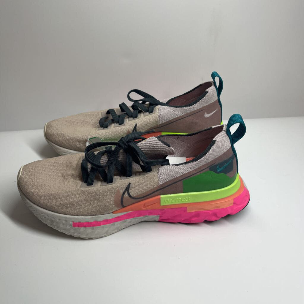 Nike Shoes 10.5 Taupe/Multi