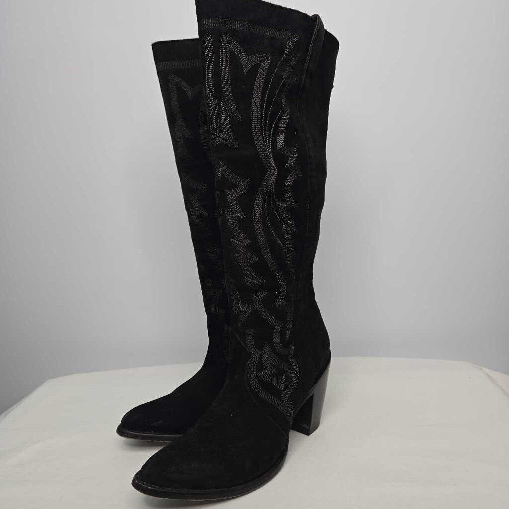 Boots 8 Black Suede