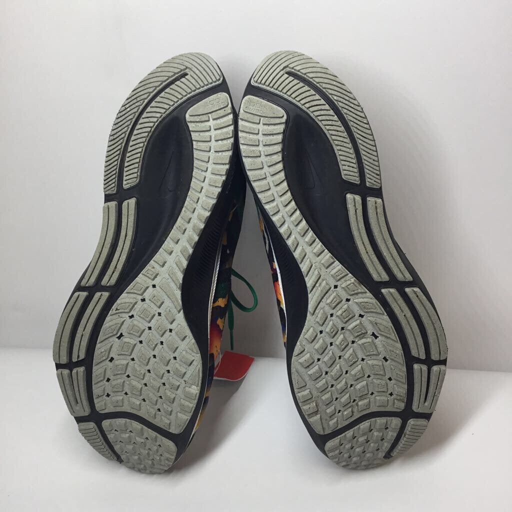Nike Shoes 9.5 Green/Multi