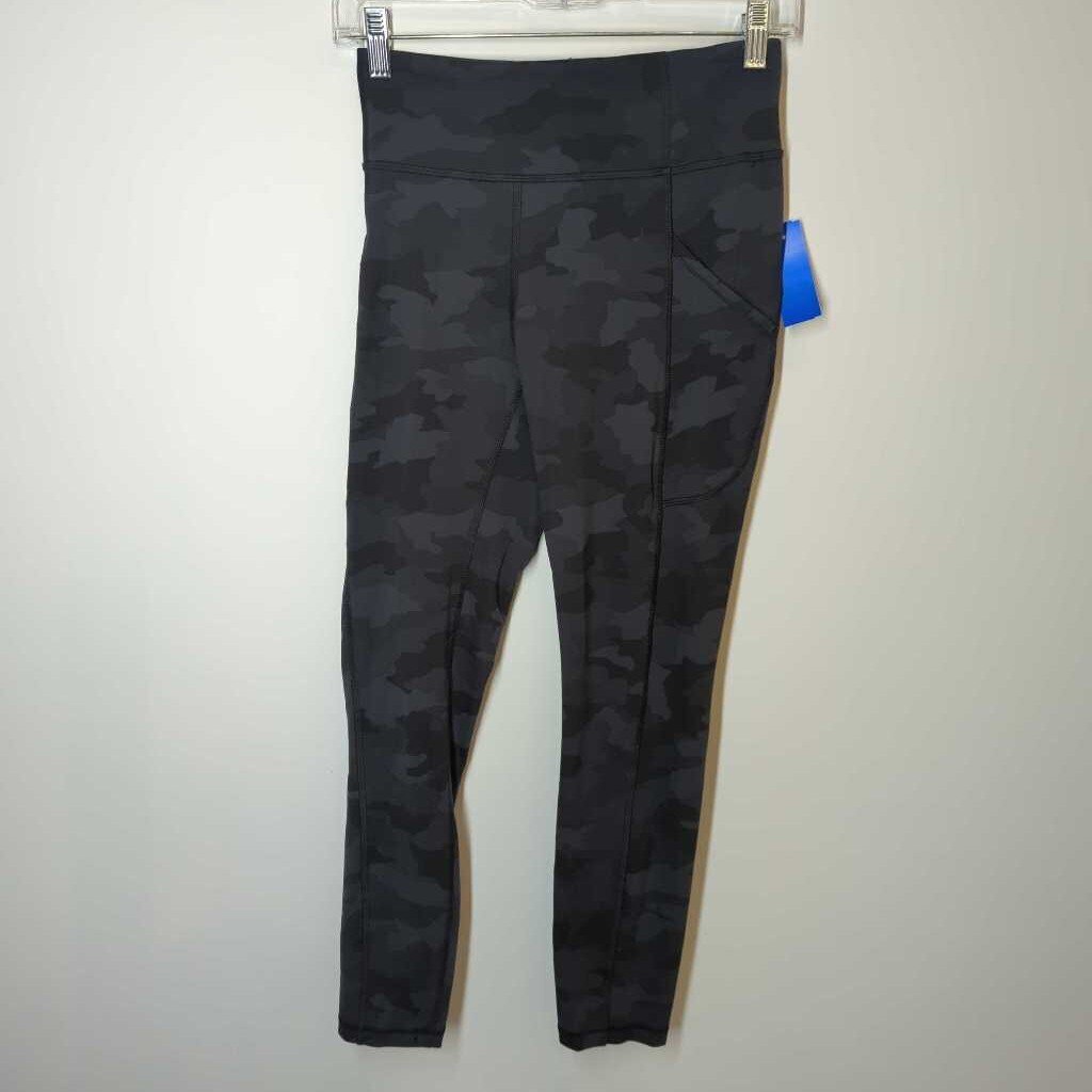 Lululemon Athletic Bottoms 6/S Black Camo