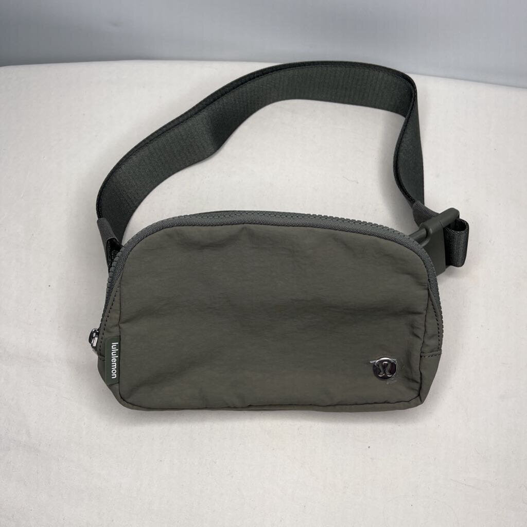 Lululemon Bag Belt bag Sage green