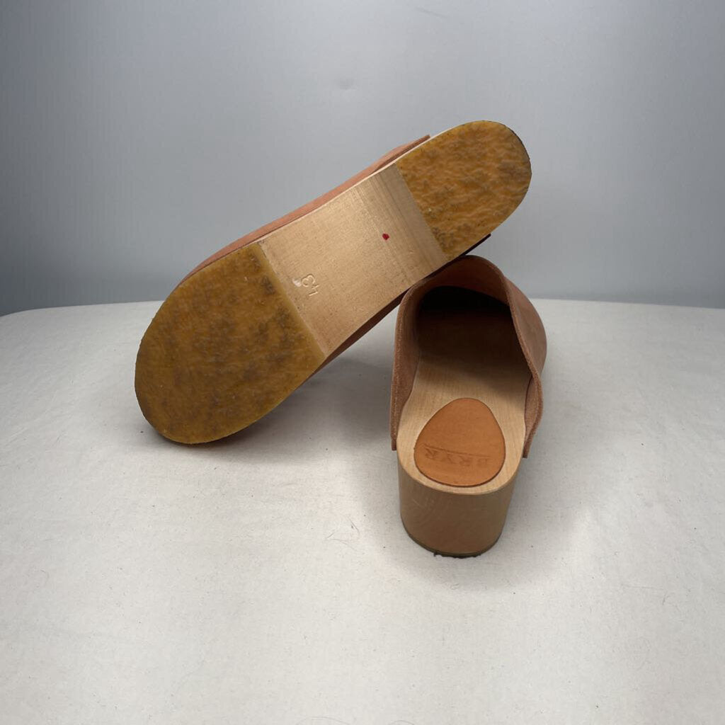 Shoes 11 Tan