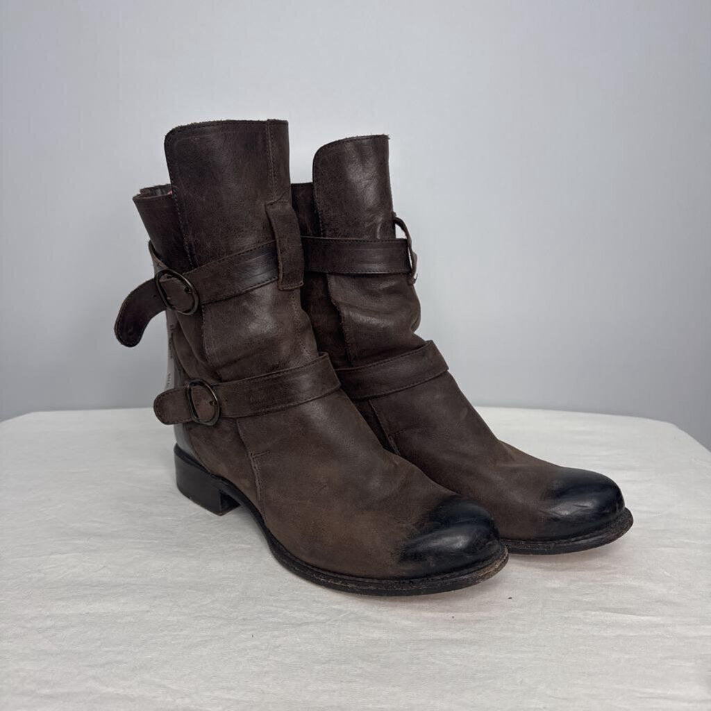 Boots 8.5 Brown