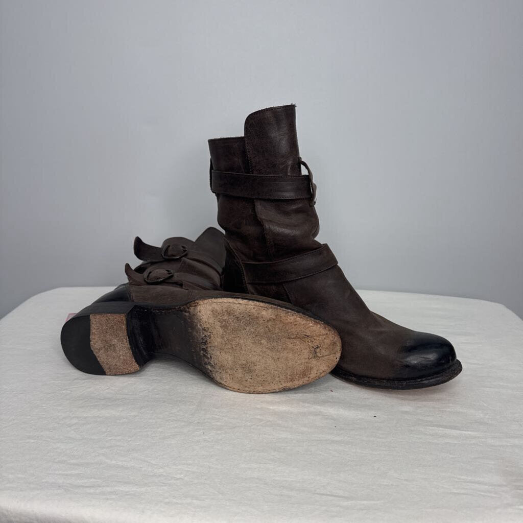Boots 8.5 Brown