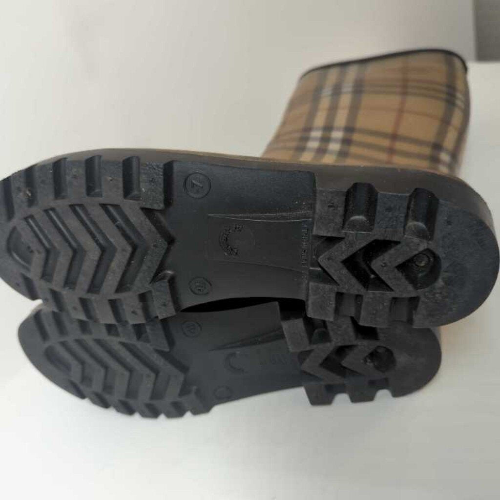 Burberry LUXURY 10 Burberry Check