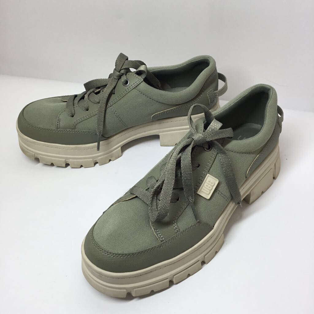 Ugg Shoes 9.5 Green