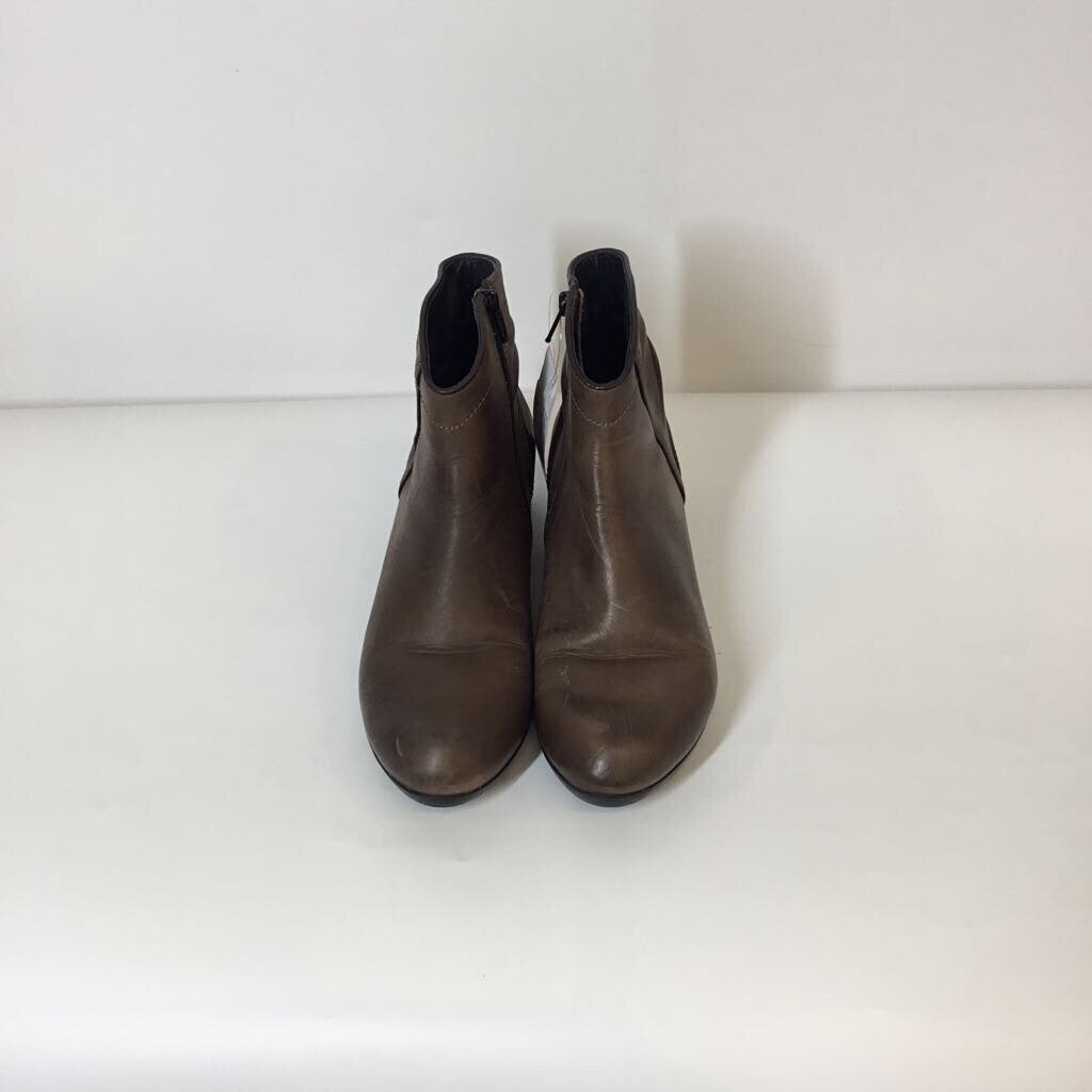 Boots 9 Brown