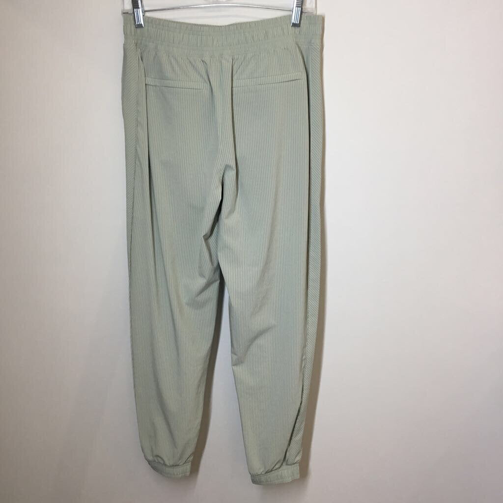 Athleta Athletic Bottoms 8/M Green