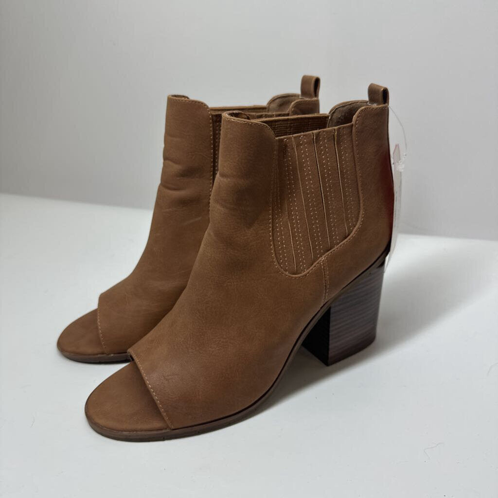 BC Boots 7.5 Brown