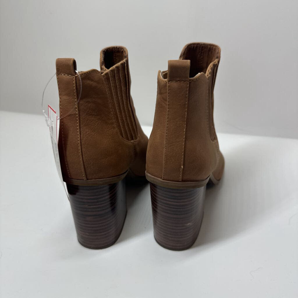 BC Boots 7.5 Brown