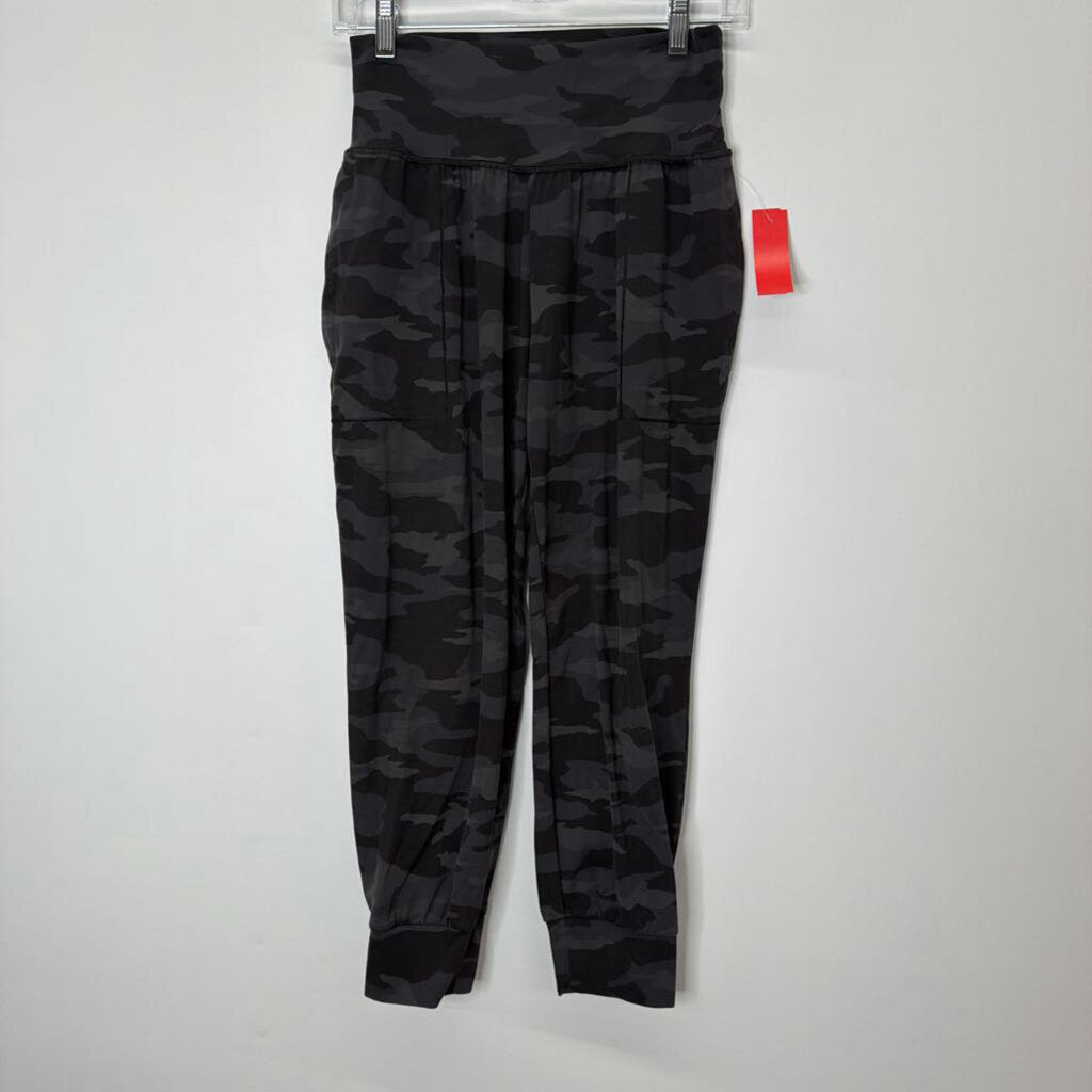 Athleta Athletic Bottoms S Gray Camo