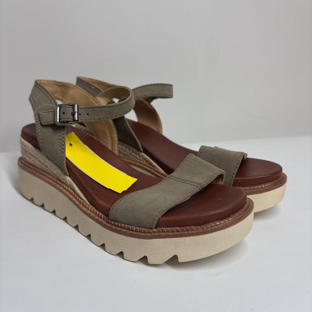 Mia Sandals 8.5 Taupe/Brown
