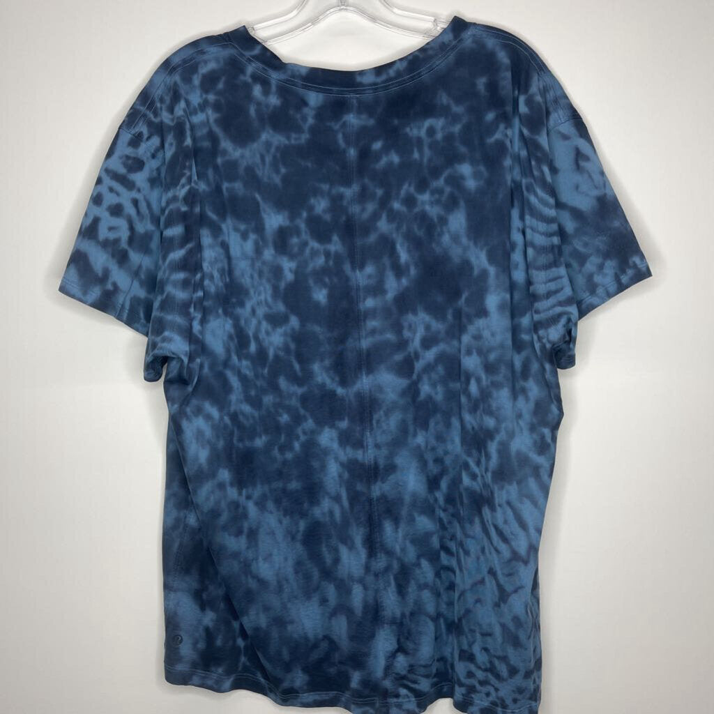 Lululemon Athletic Tops XL Blue/Tie Dye