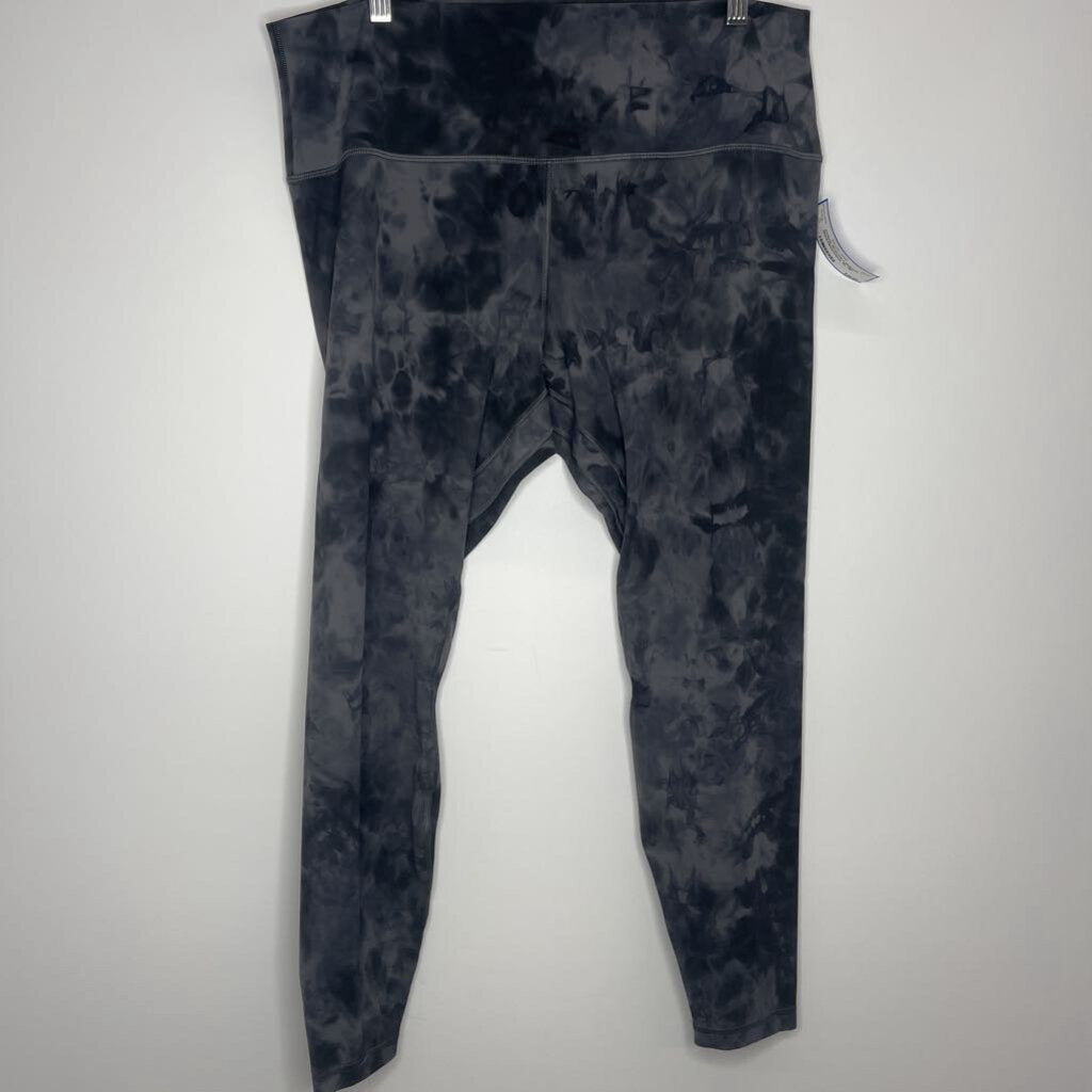 Lululemon Athletic Bottoms XL (16) Black/Gray/Camo