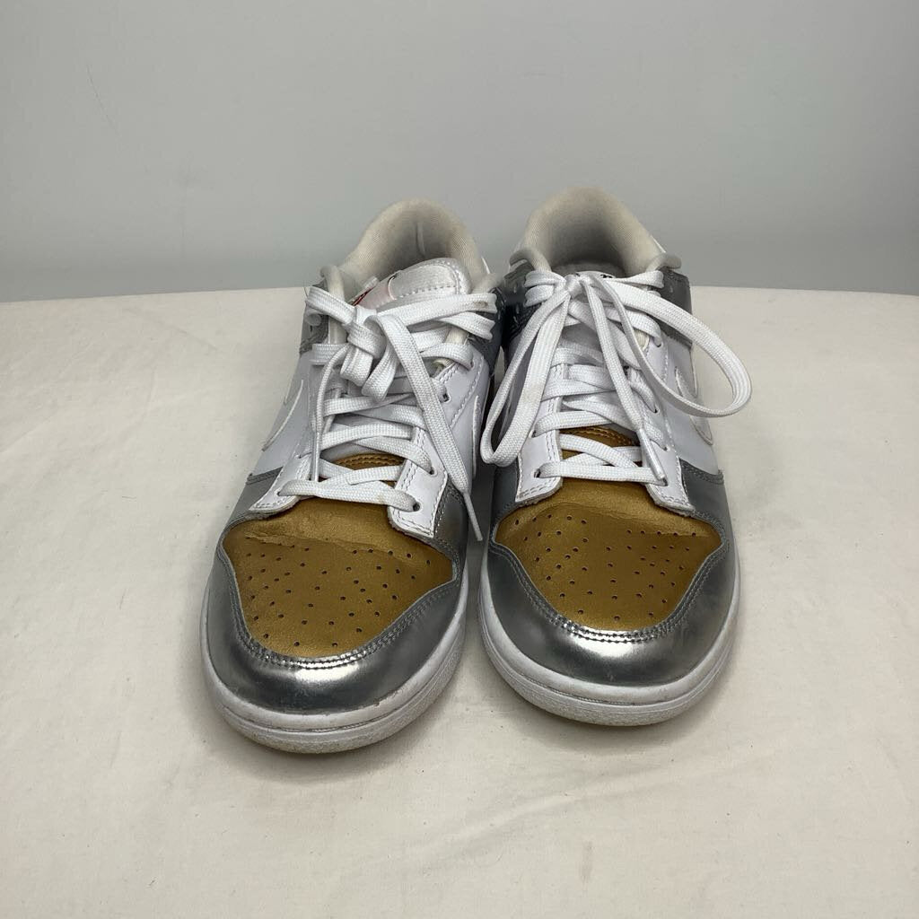 Nike Shoes 8.5 White/Silver/Gold