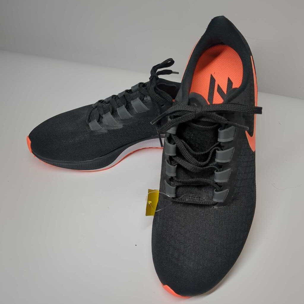 Nike Shoes 8.5 Black/Orange