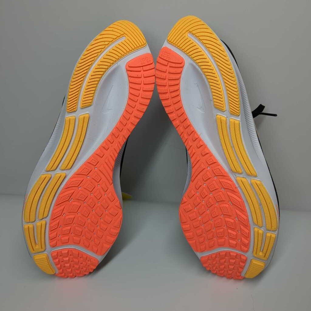 Nike Shoes 8.5 Black/Orange