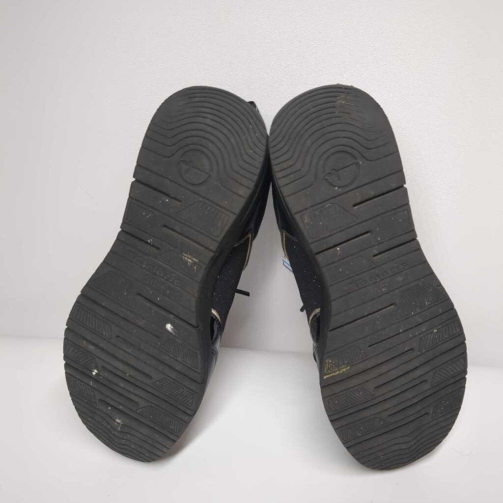 Shoes 5-5.5 Black/Gold