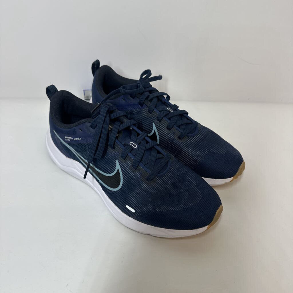 Nike Shoes 8 Navy/White