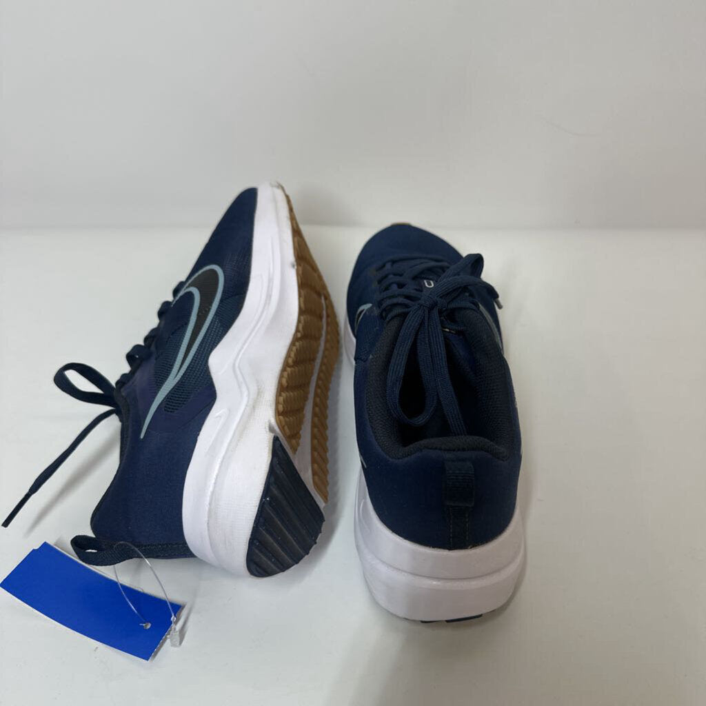 Nike Shoes 8 Navy/White