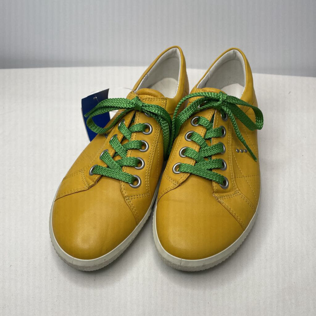 Ecco Shoes 8.5 Yellow