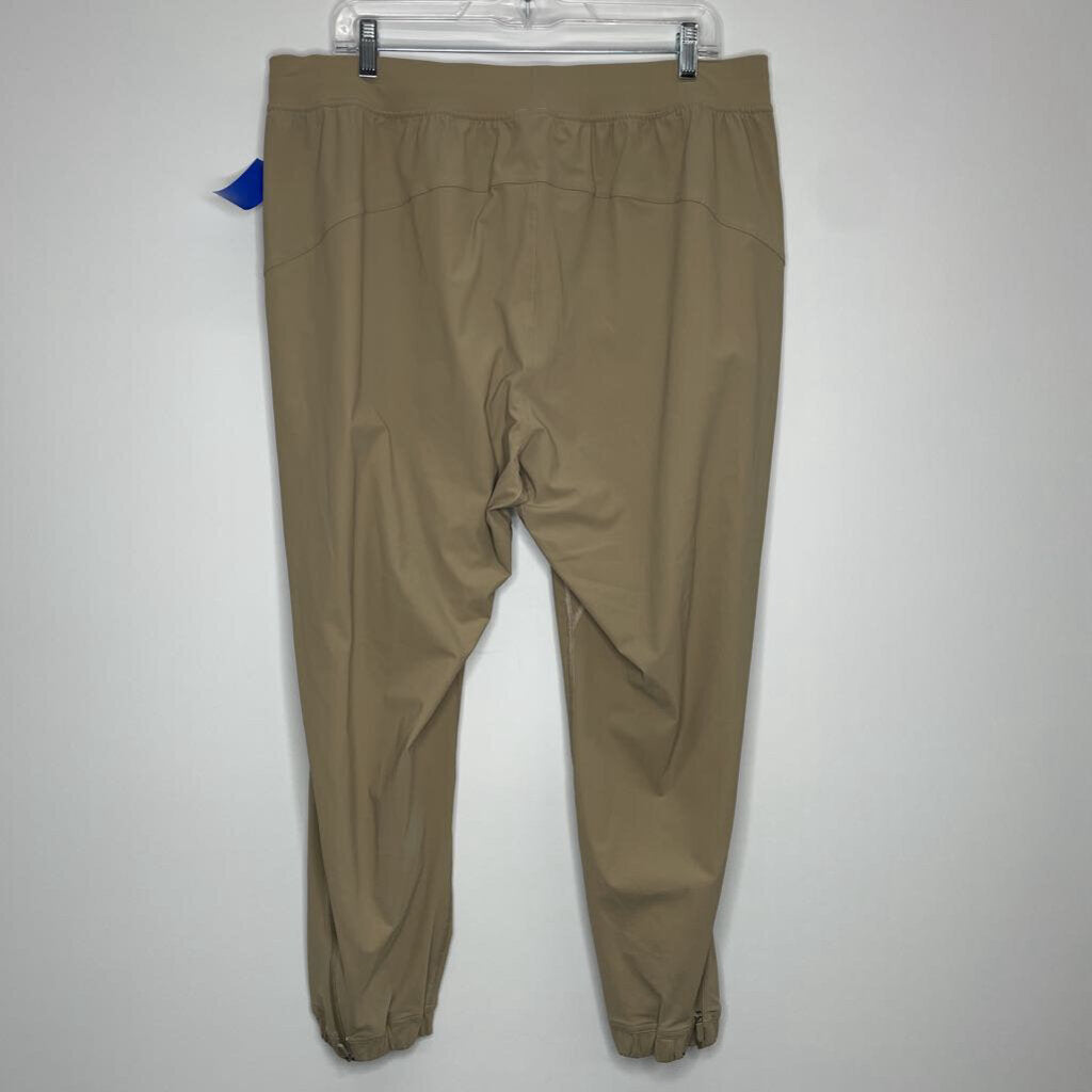 Lululemon Athletic Bottoms L (14) Khaki