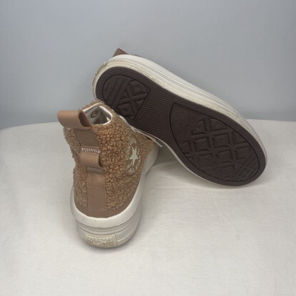Converse Shoes 8.5 Tan Sherpa