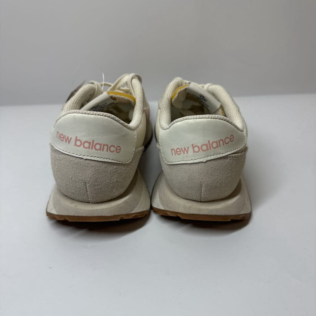 New Balance Shoes 8 White/Pink