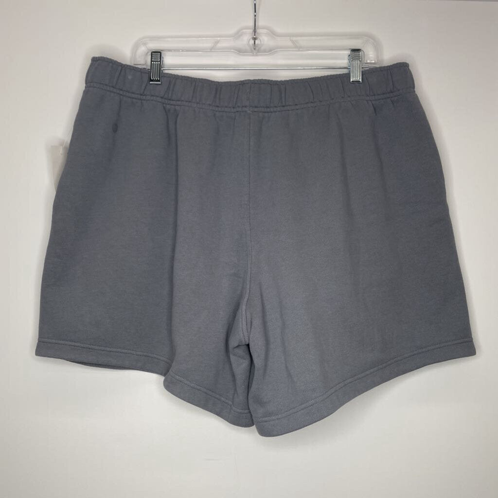 Lululemon Athletic Bottoms Men's XL Gray