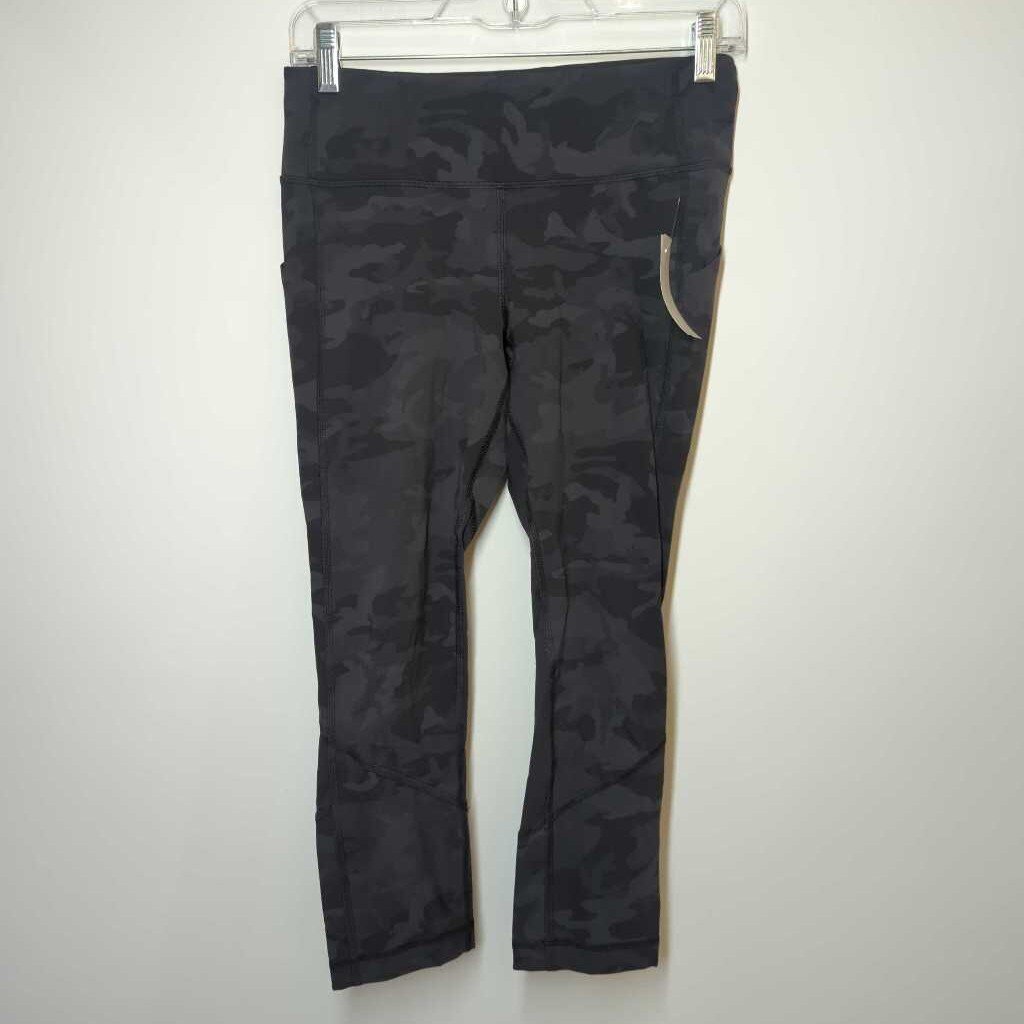 Lululemon Athletic Bottoms 6/S Black/Camo