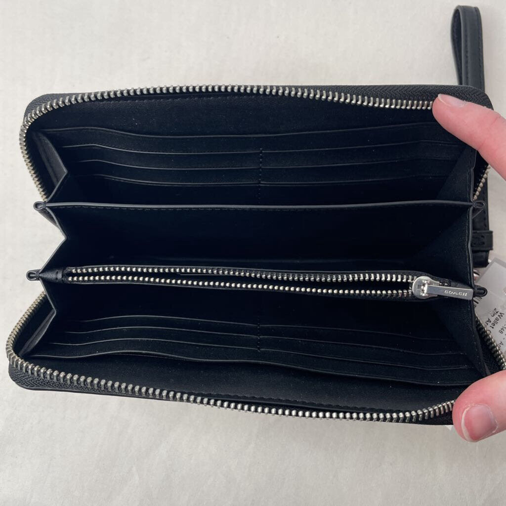 Coach Wallet Zip Around Black/White