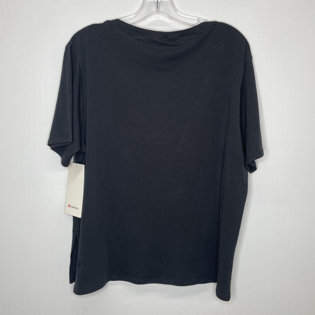 Lululemon Athletic Tops M/8 Black