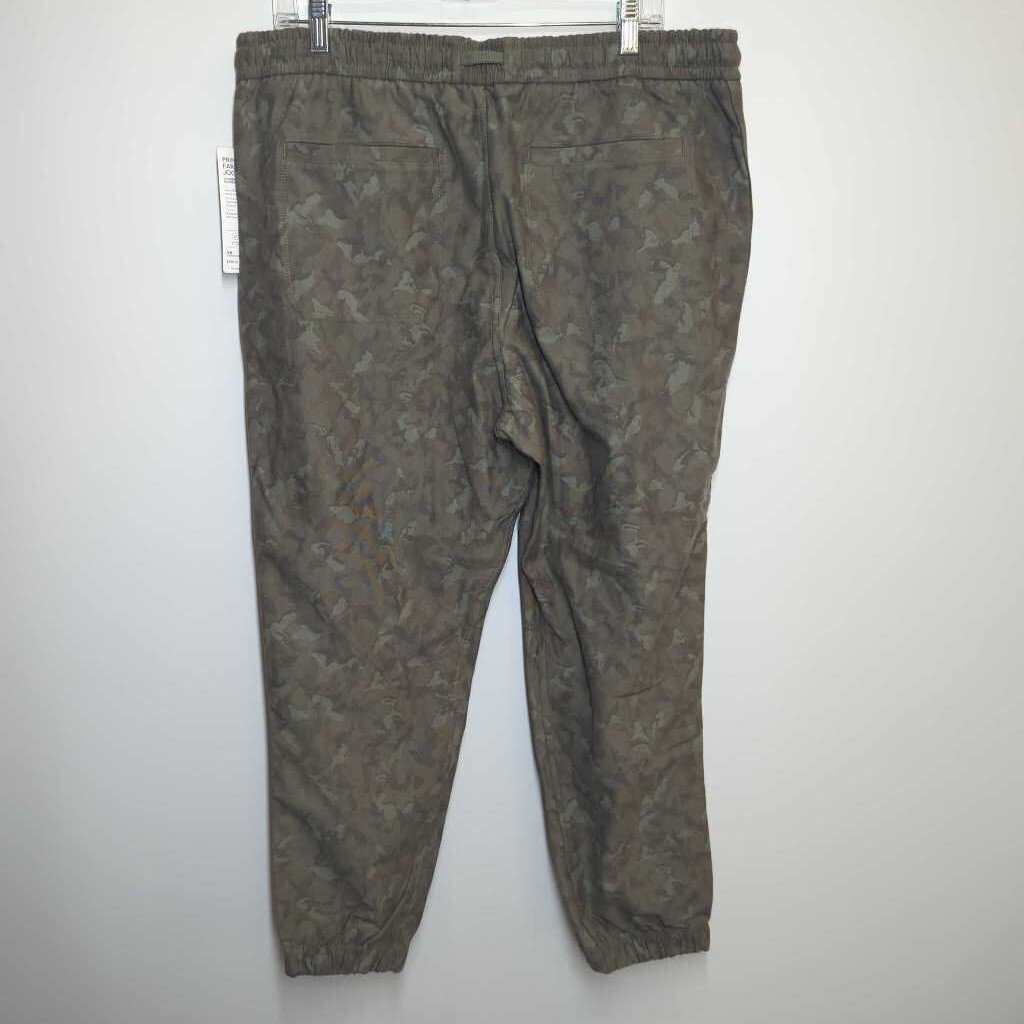 Athleta Athletic Bottoms 16/XL Green Camo