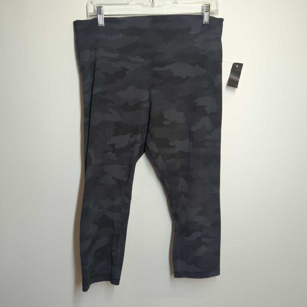 Lululemon Athletic Bottoms 14/L Black Camo