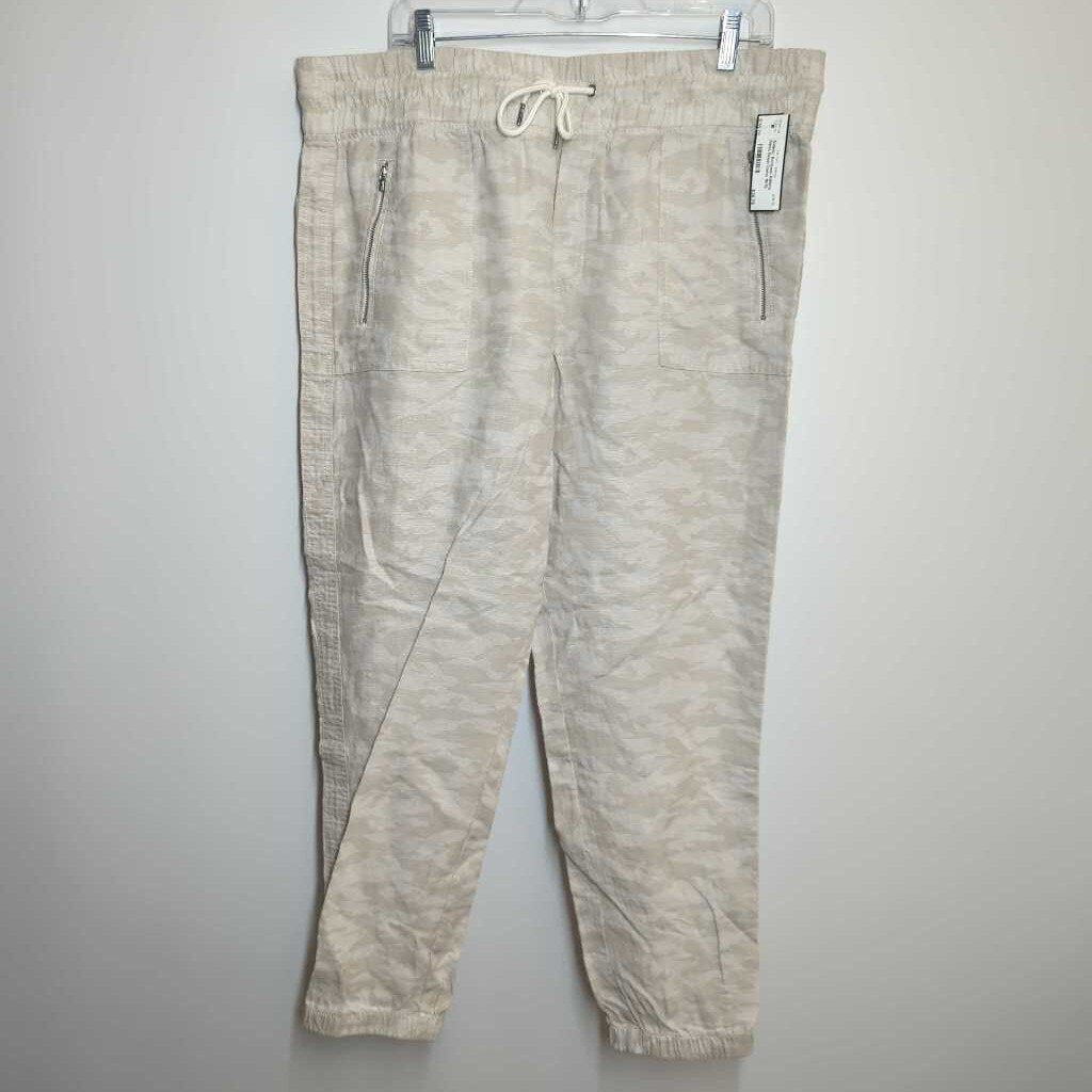 Athleta Athletic Bottoms 16/XL Beige Camo