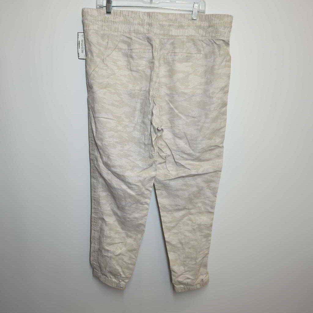 Athleta Athletic Bottoms 16/XL Beige Camo