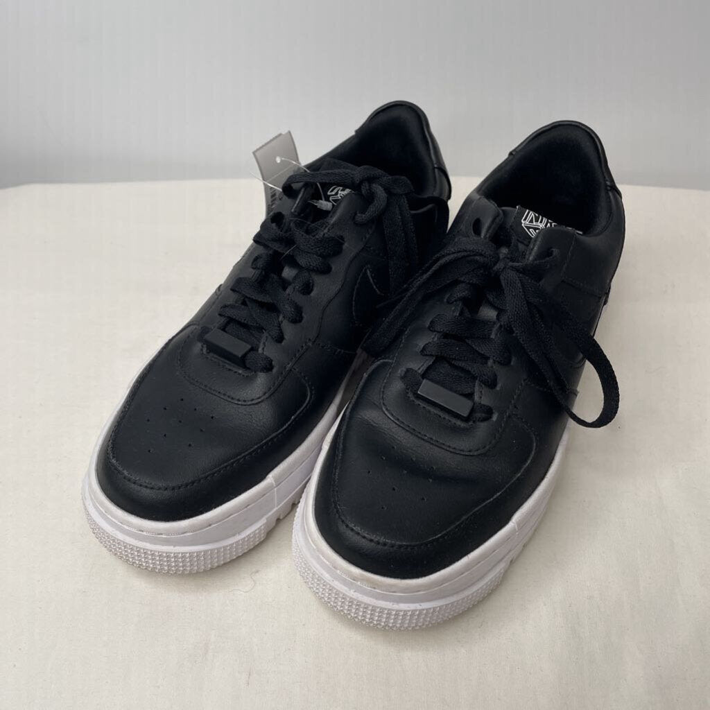 Nike Shoes 8 Black/White