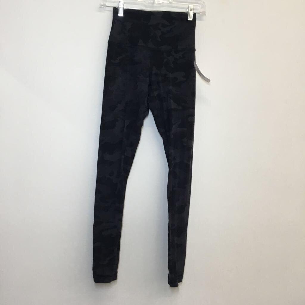 Lululemon Athletic Bottoms 4/S Black Camo