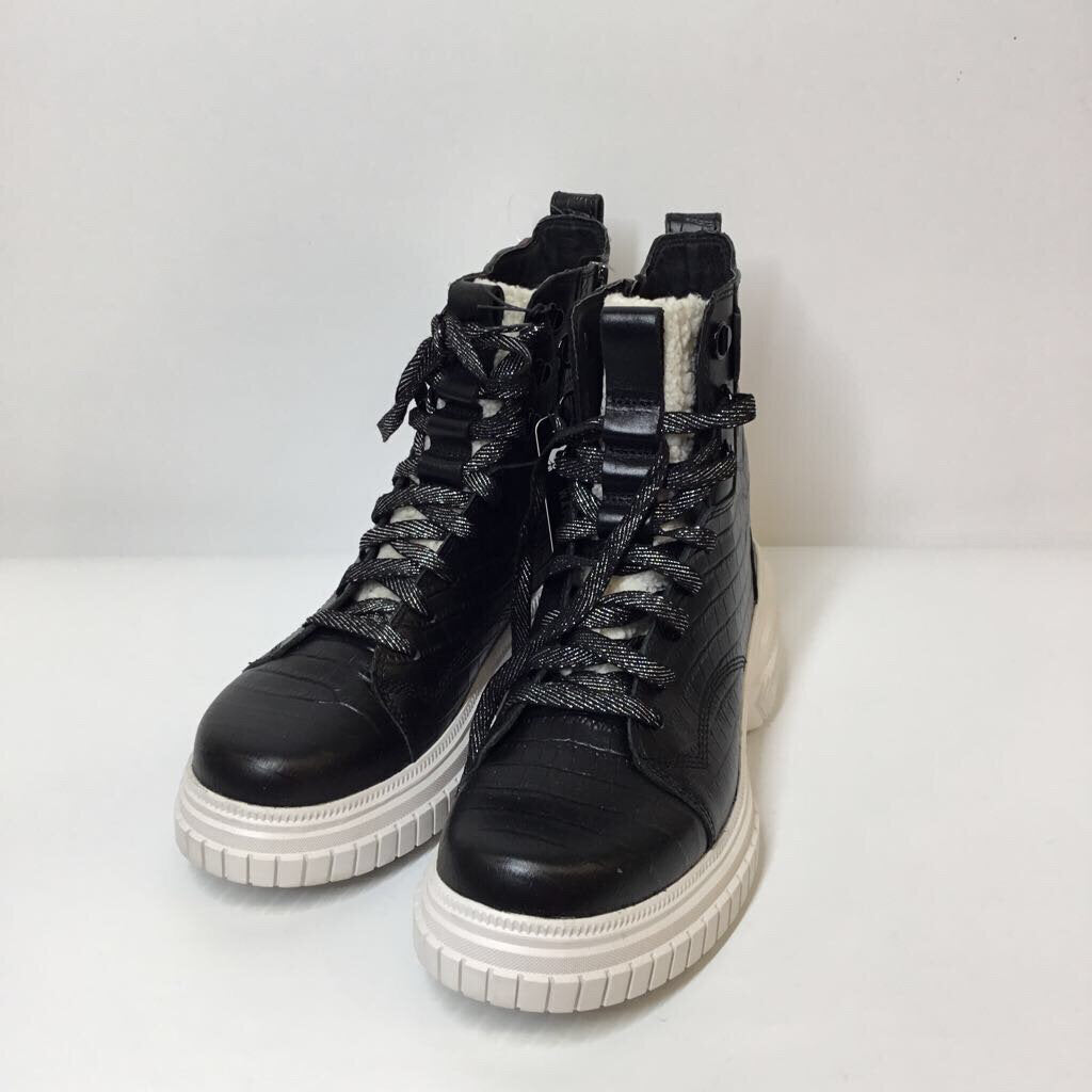 Sorel Boots 8.5 Black