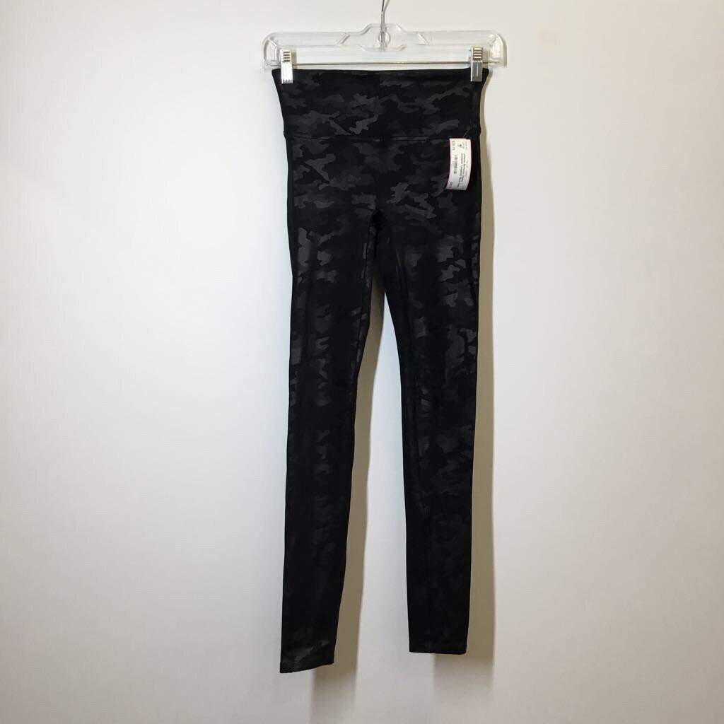 Spanx Designer Athletic Bottoms S Black Camo