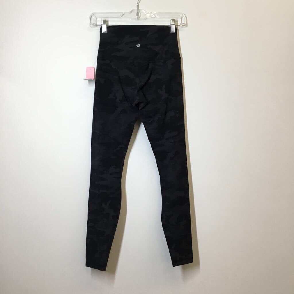 Lululemon Athletic Bottoms 4/S Black Camo