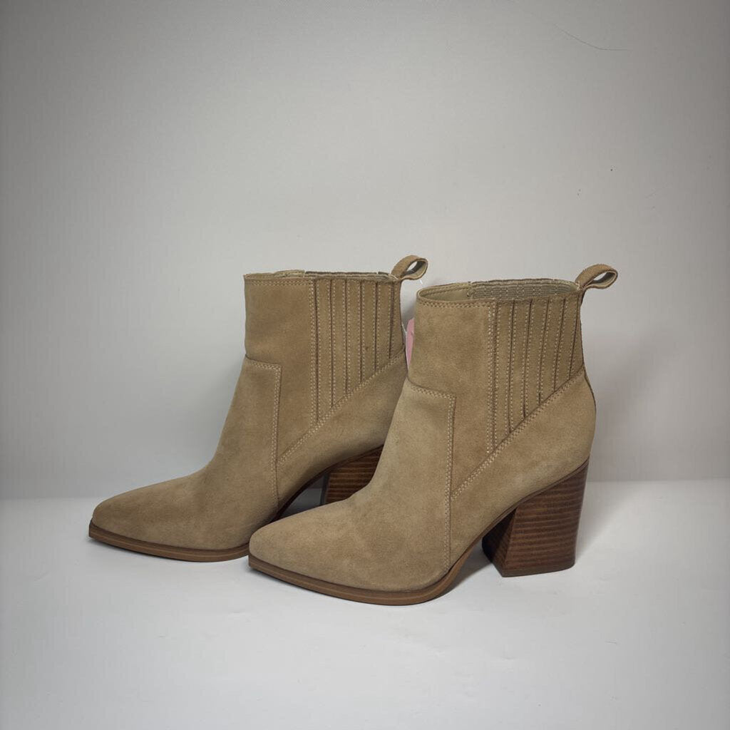 Marc Fisher Boots 7 Tan Suede