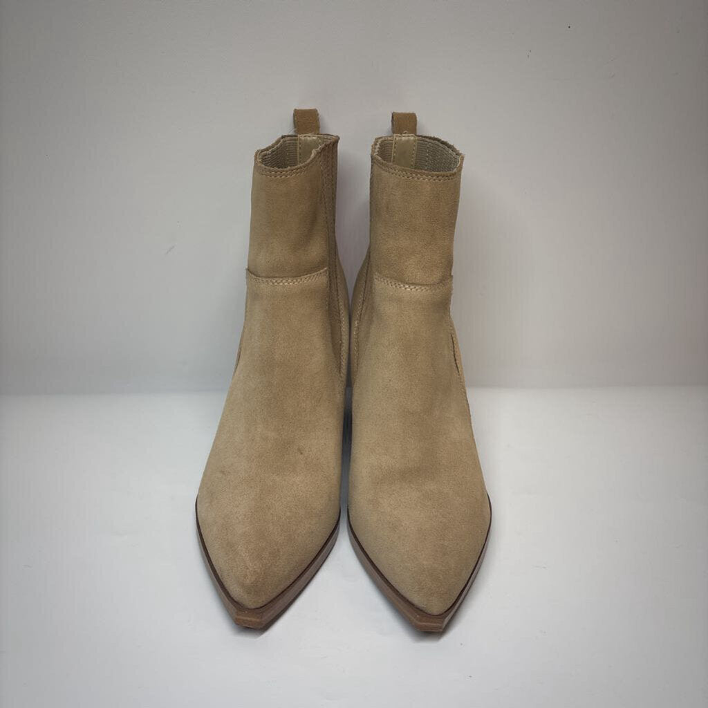 Marc Fisher Boots 7 Tan Suede