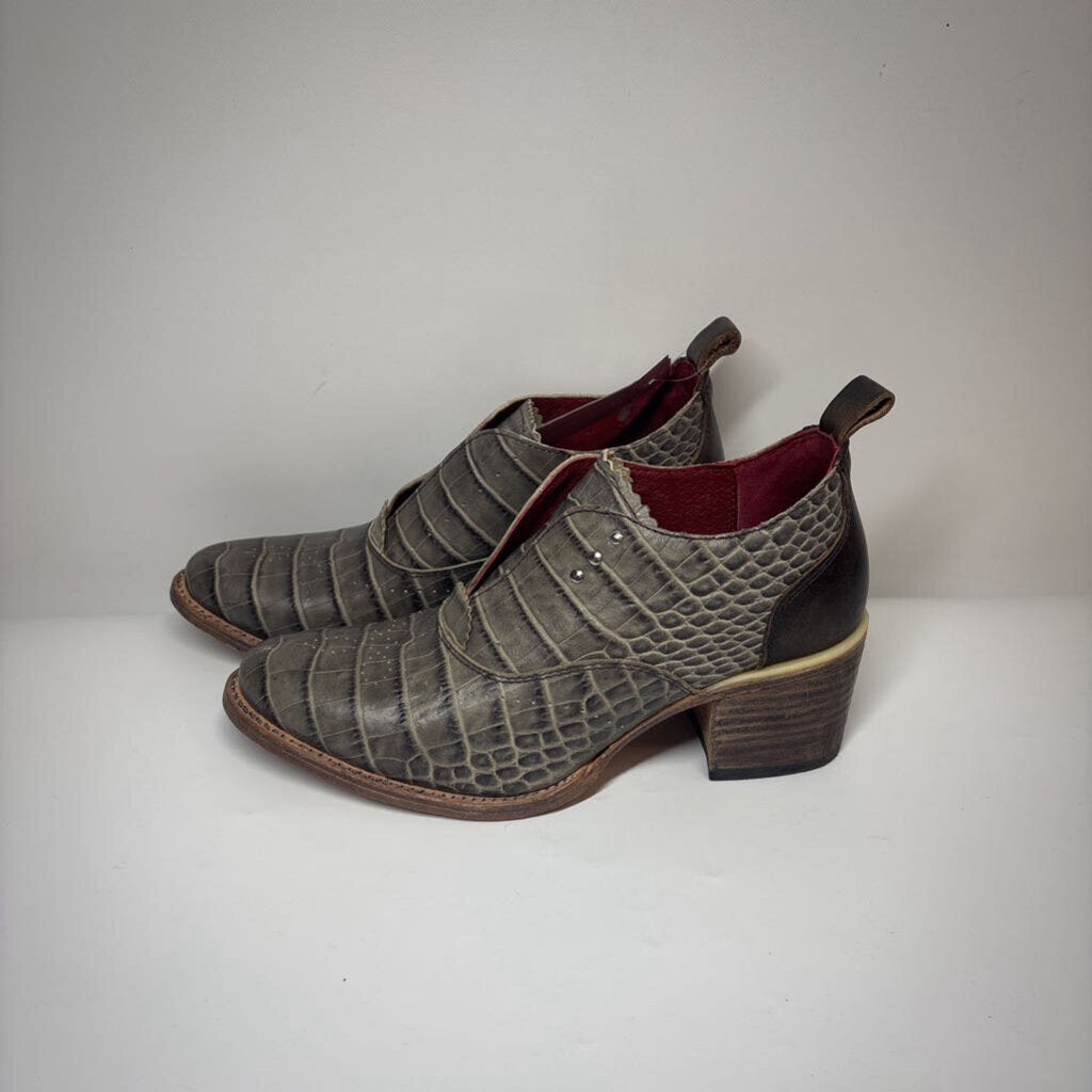 Freebird Boots 7 Gray